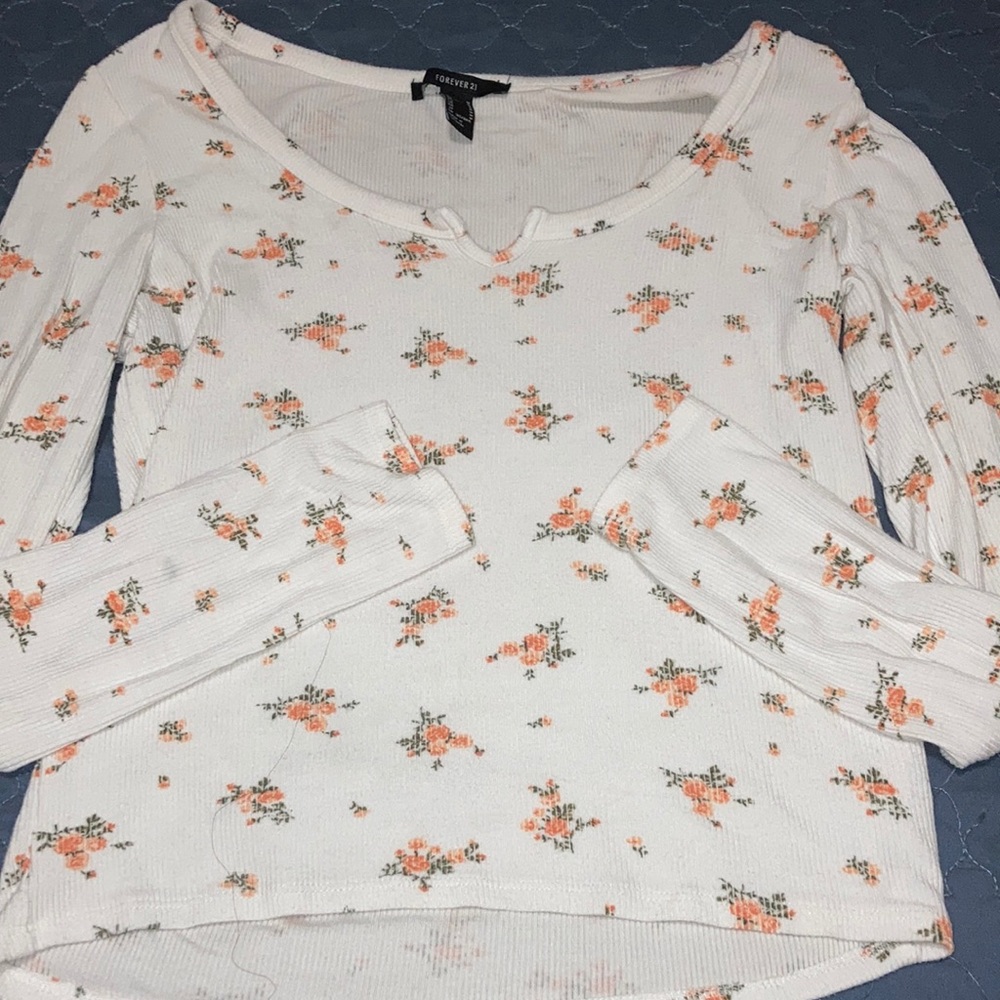 Knitted long sleeve flower shirt